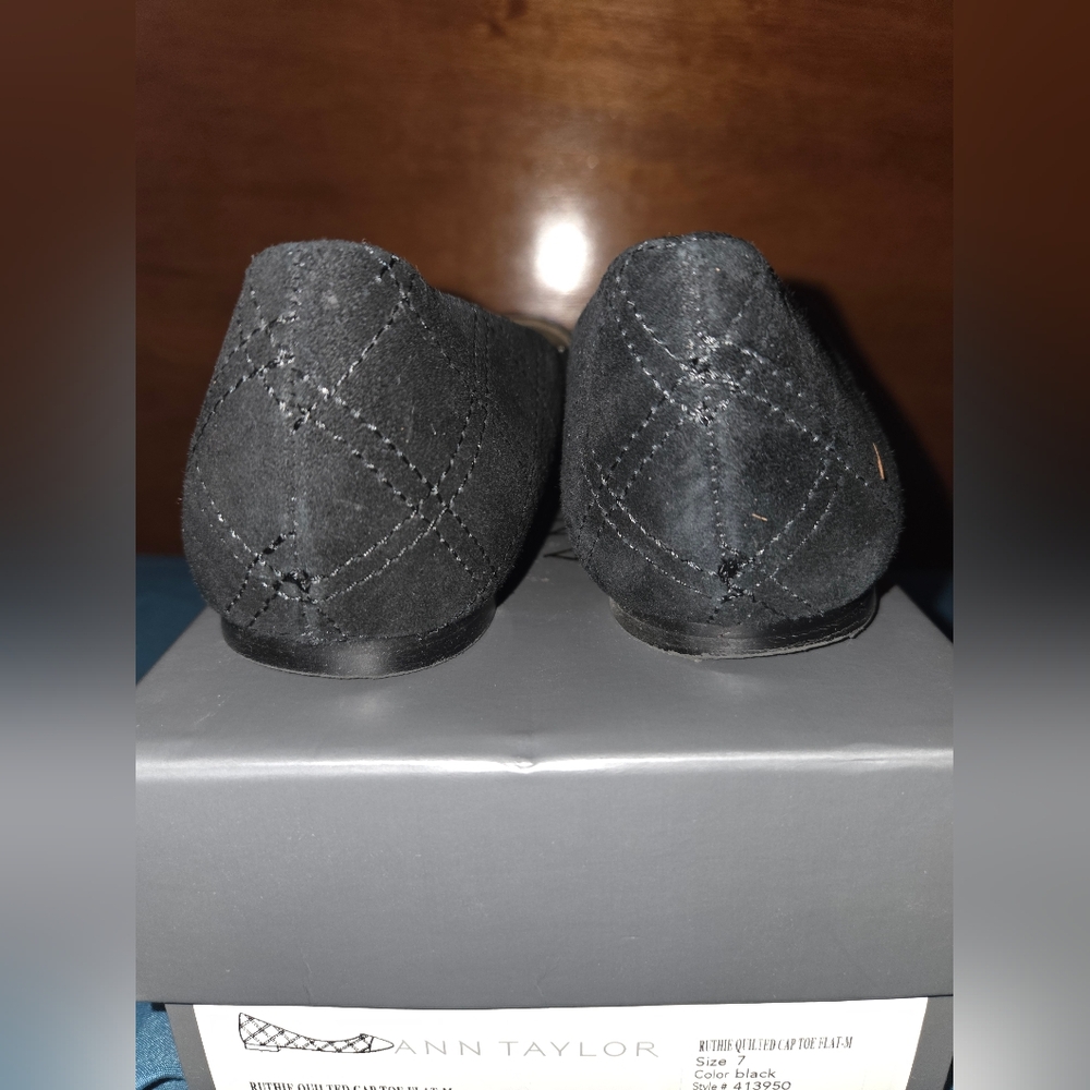 Ruthie Quilted Suede Cap Toe Flats sz 7 Ann Taylor - Picture 5 of 6